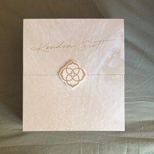 Kendra Scott Cream and Gold Jewelry Organizer